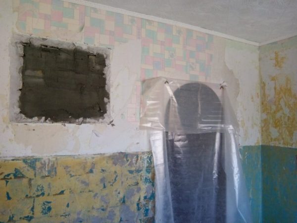 Подарок, сделанный руками – самый лучший. И я так подумал, и подарил родителям на юбилей ремонт кухни. Оцените …