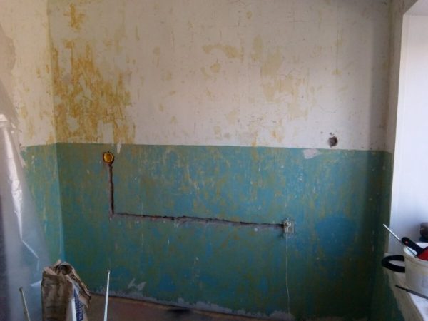 Подарок, сделанный руками – самый лучший. И я так подумал, и подарил родителям на юбилей ремонт кухни. Оцените …