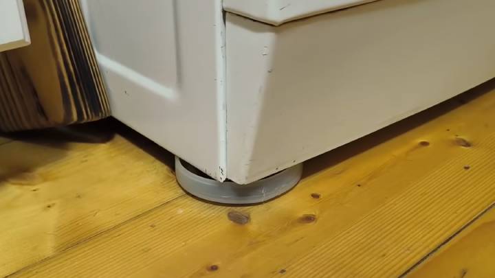 Машинка на отжиме больше не скачет. Выявите и устраните причину