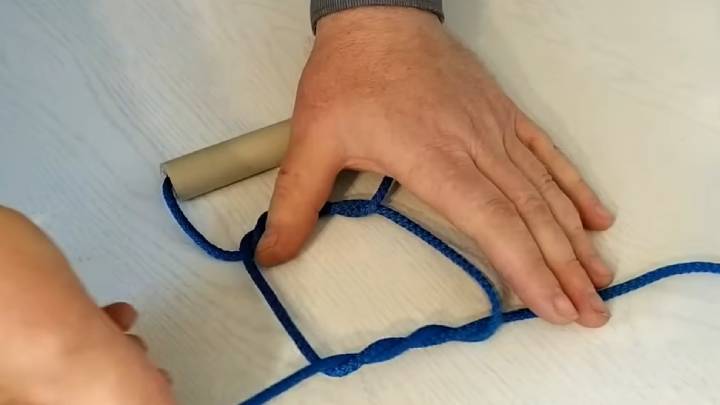 Необходимая приспособа. Вечная ручка на большую пластиковую бутылку