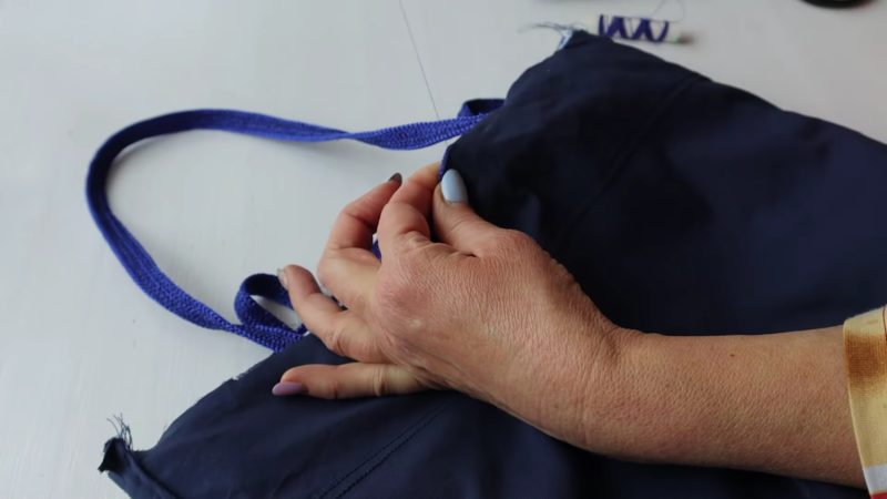 Сделала дизайнерскую сумку из копеечного шнура: все подруги спрашивают, где я такую купила