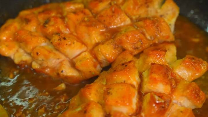 Мясо нежное как масло, можно есть губами! Куриная грудка на сковороде