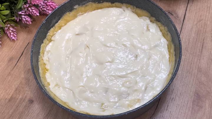 Безумно вкусный пирог, который заменит торты! Дети просят каждые выходные