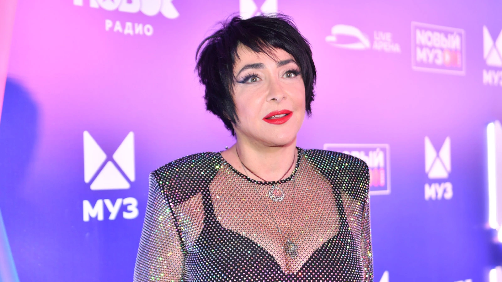 «Спасибо, что избавили меня от ненужной работы»: Лолита сделала неожиданное заявление об эмиграции