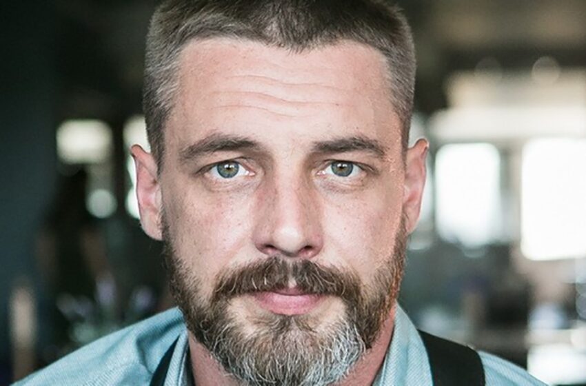 Ему – 42, а ей – 27. Как выглядит новая супруга Антона Батырева, которую невзлюбил его сын