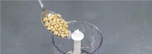 Мои даже самые обычные овощные салаты получаются вкуснее ресторанных. Все дело в заправке
