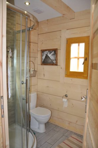 Площадь этого дома всего 27 м², но когда вы увидите его изнутри, вам захочется здесь жить