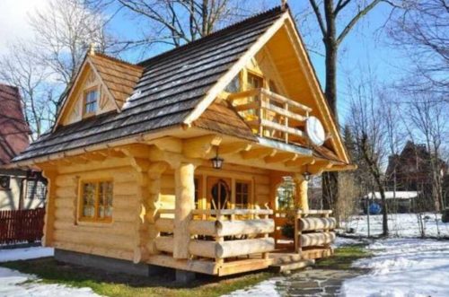 Площадь этого дома всего 27 м², но когда вы увидите его изнутри, вам захочется здесь жить