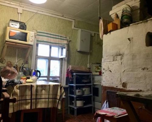 Показали свой домик в деревне. От этих фото щемит в сердце: смотрите, что внутри
