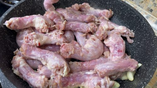 Что может быть дешевле куриных шеек? Какой ресторанный деликатес я из них готовлю