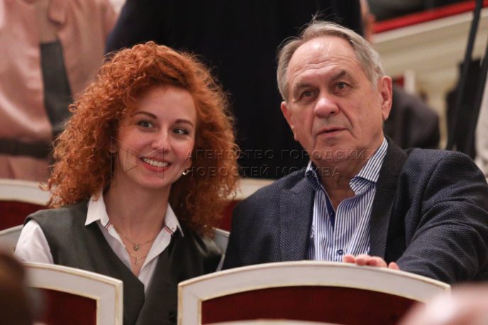 «В старости буду накормлен и постиран»: Жена Валерия Афанасьева годится ему в дочки