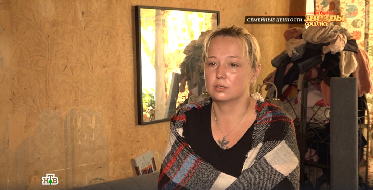 Везде мусор и грязная посуда. Внучка Гурченко превратила ее жилье в помойку