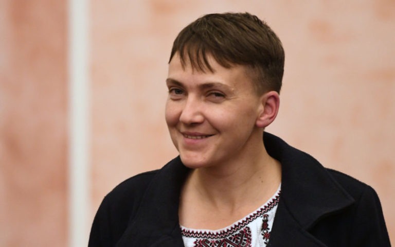 «Женственная как никогда»: снимки Савченко в кокетливом наряде восхитили Сеть