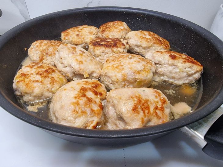 Как приготовить вкусные куриные котлеты: самый простой рецепт - ничего лишнего Как приготовить вкусные куриные котлеты: самый простой рецепт - ничего лишнего