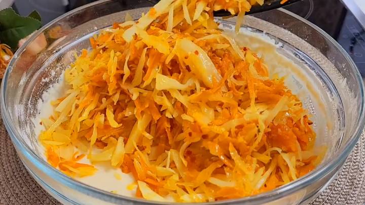 Коллега поделилась отличным рецептом: она взбивает капусту с кефиром! Вкусно, и мяса не надо