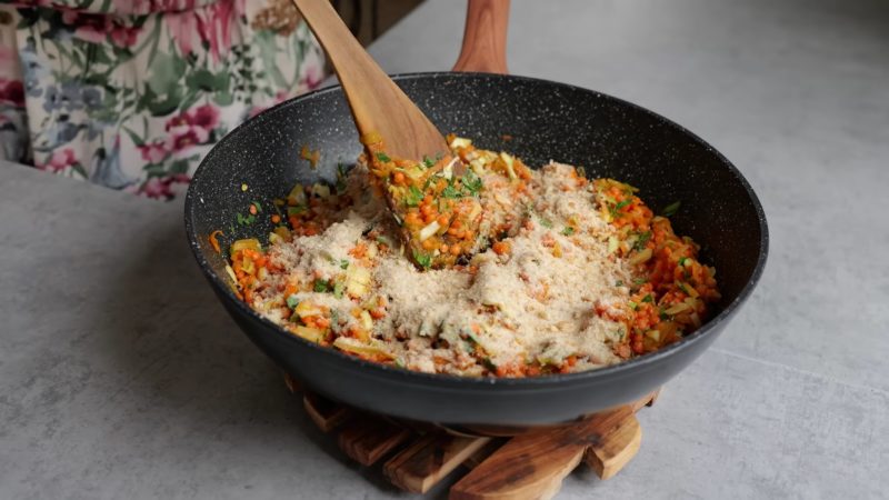Постные котлетки из красной чечевицы, с таким блюдом и мясо не нужно