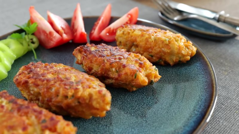 Постные котлетки из красной чечевицы, с таким блюдом и мясо не нужно