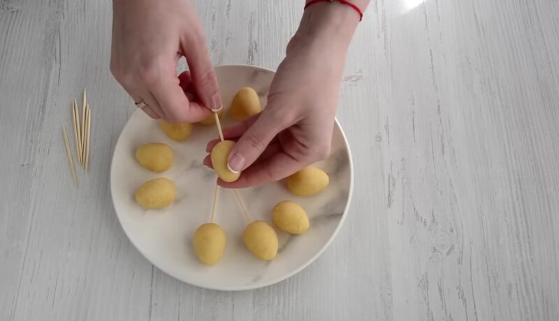 Не только куличи! Готовим очаровательные и очень вкусные пирожные-пасхальные яйца