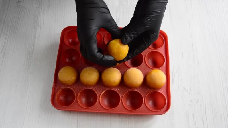 Не только куличи! Готовим очаровательные и очень вкусные пирожные-пасхальные яйца