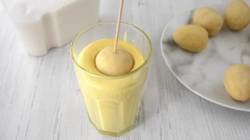 Не только куличи! Готовим очаровательные и очень вкусные пирожные-пасхальные яйца