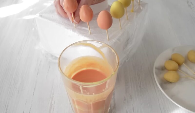 Не только куличи! Готовим очаровательные и очень вкусные пирожные-пасхальные яйца