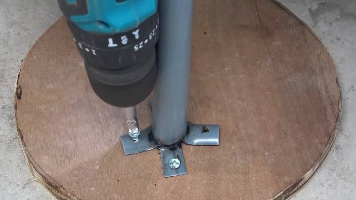 Шланг + бутылка стали диковинкой нашего участка! Бесподобно и красиво