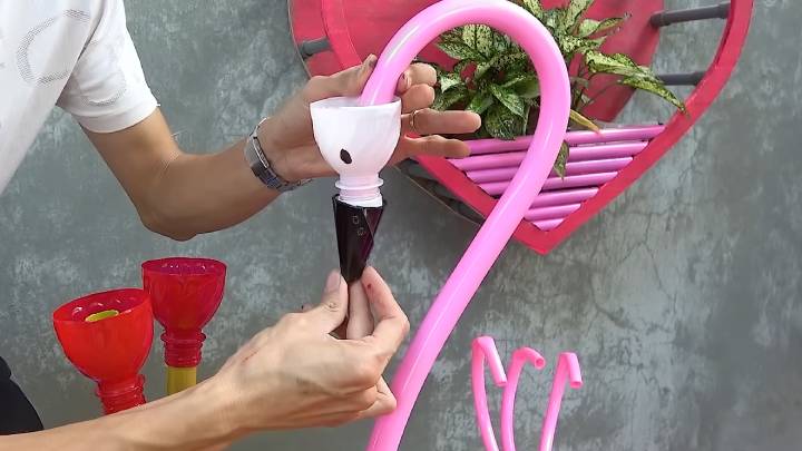 Шланг + бутылка стали диковинкой нашего участка! Бесподобно и красиво