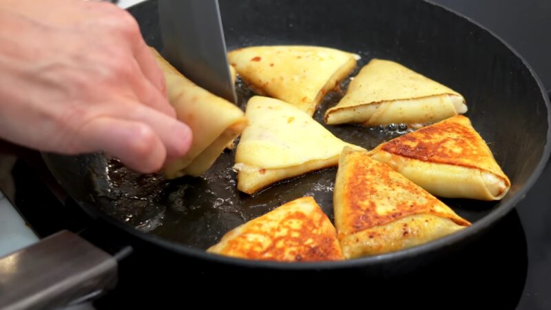 Блины как чебуреки: невероятно вкусные и простые в исполнении. Вся моя семья полюбила бендерики