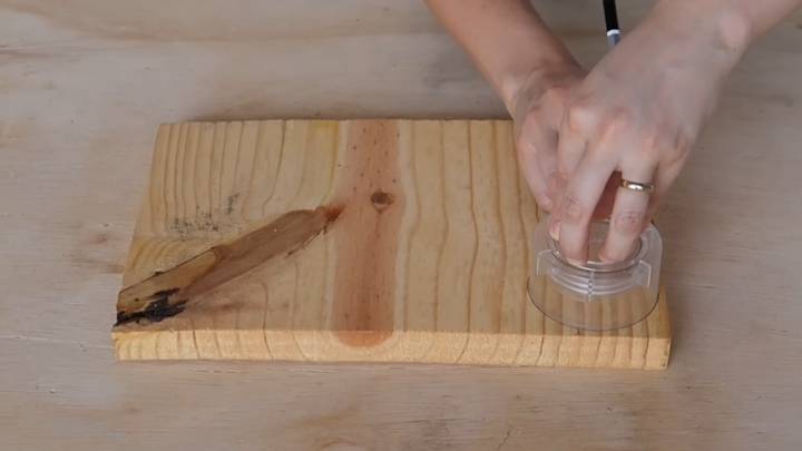 Зашла к соседке на чай, а ушла с шикарной идеей. Понадобятся черенки лопаты и пластиковое ведро