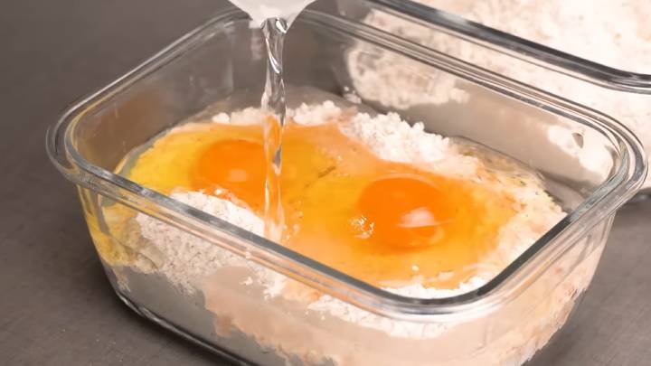 В KFC больше не хожу. Заливаю курицу пивом и жарю самые хрустящие ножки