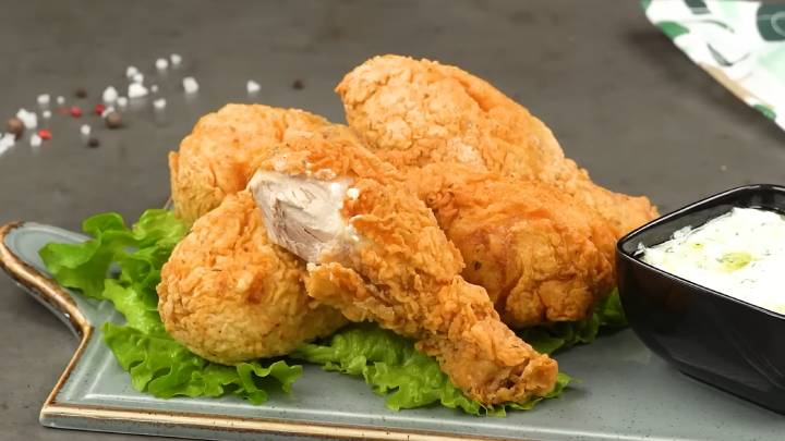 В KFC больше не хожу. Заливаю курицу пивом и жарю самые хрустящие ножки