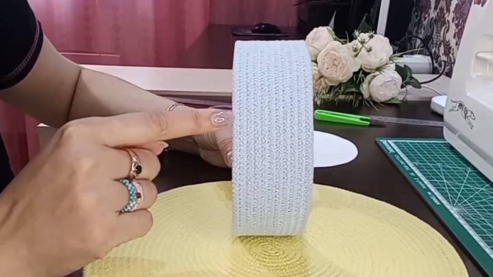 Моя соседка-выдумщица шьёт из шнура такое, что другим и в голову не придёт