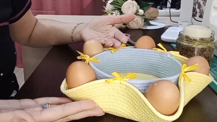 Моя соседка-выдумщица шьёт из шнура такое, что другим и в голову не придёт