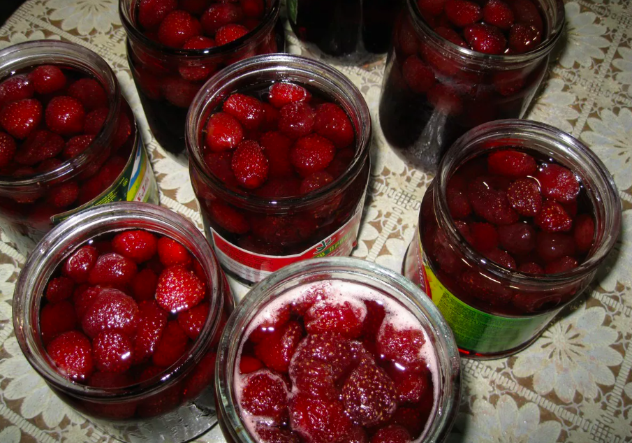 Мой способ делать клубничное варенье, чтобы ягоды получались как мармеладки. Уже много лет так делаю