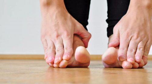 Косточка с больших пальцев стоп уходит. 5 упражнений, которые я делала