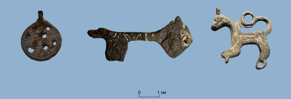 Печать князя, таинственная клеть, плохие ножи из Европы: что нашли археологи в 2025 году